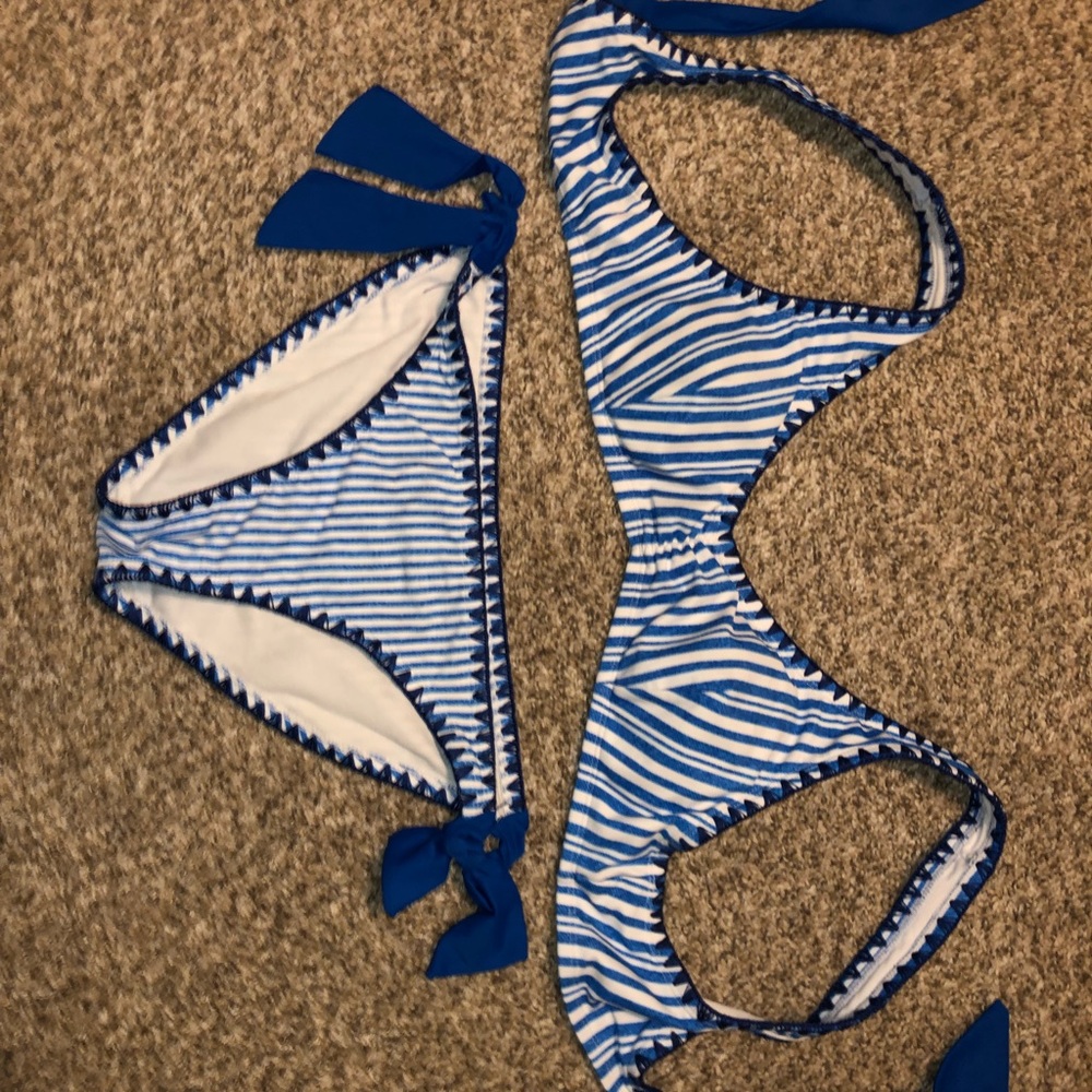 Swimsuit set - Picture 3 of 6